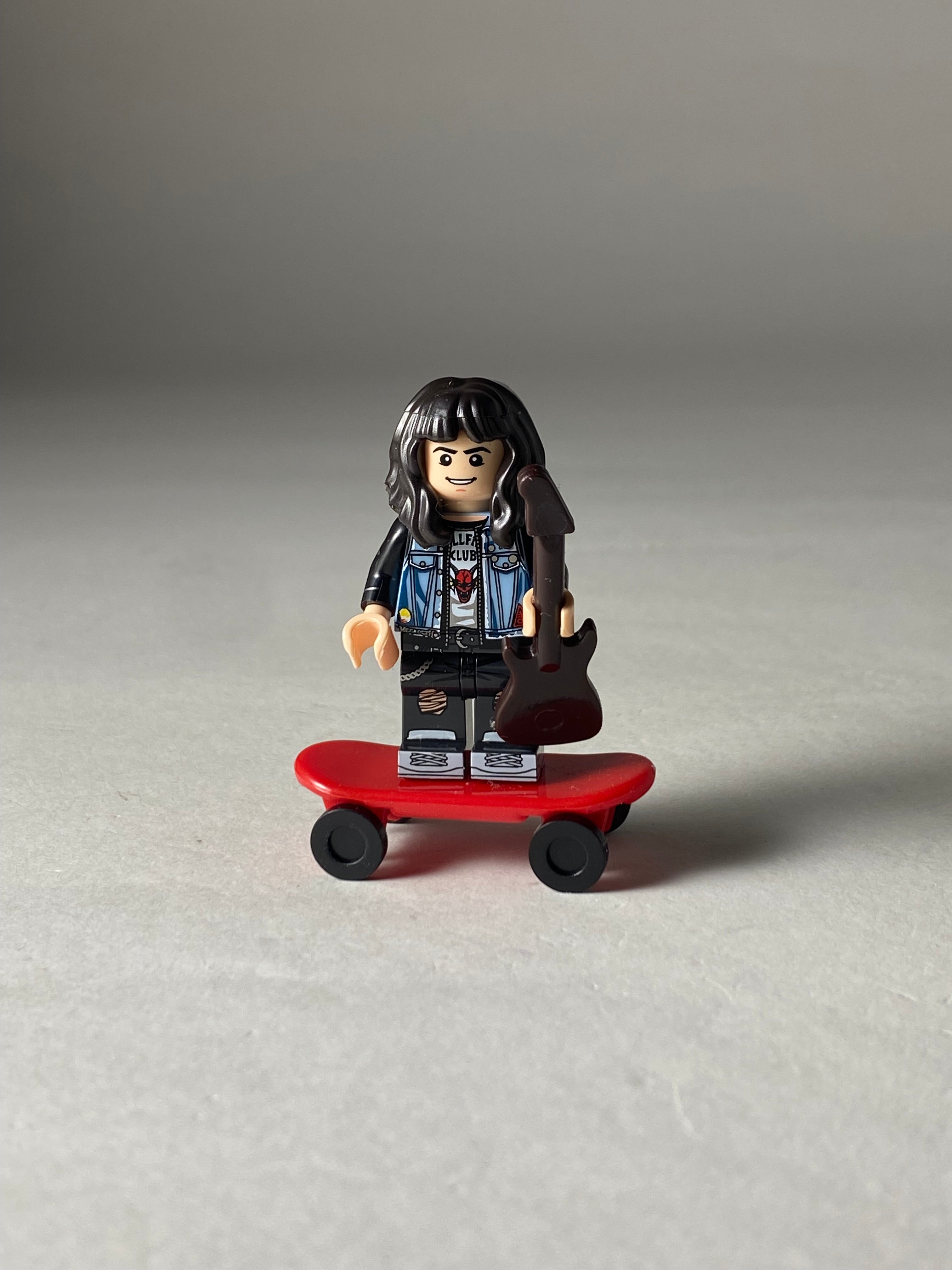 Eddie Munson - Figurine Type Lego Stranger Things 2