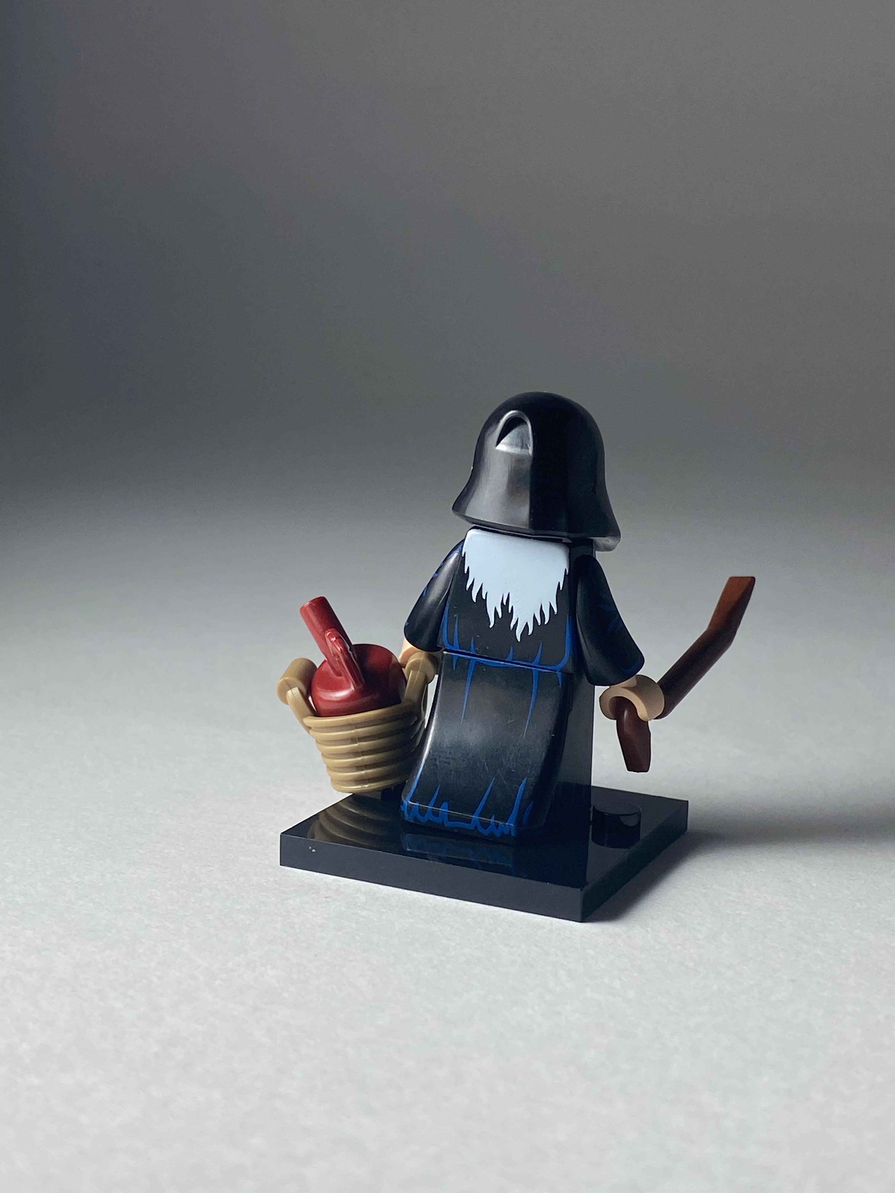 Old Witch Strega Queen Grimhilde