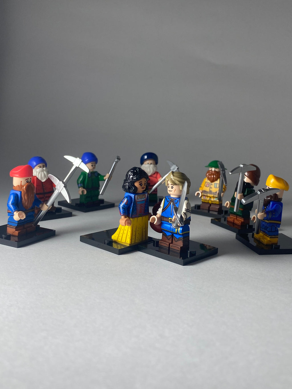 Snow White cast Biancaneve