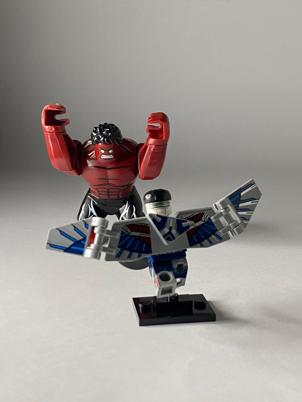 Sam Wilson vs Red Hulk