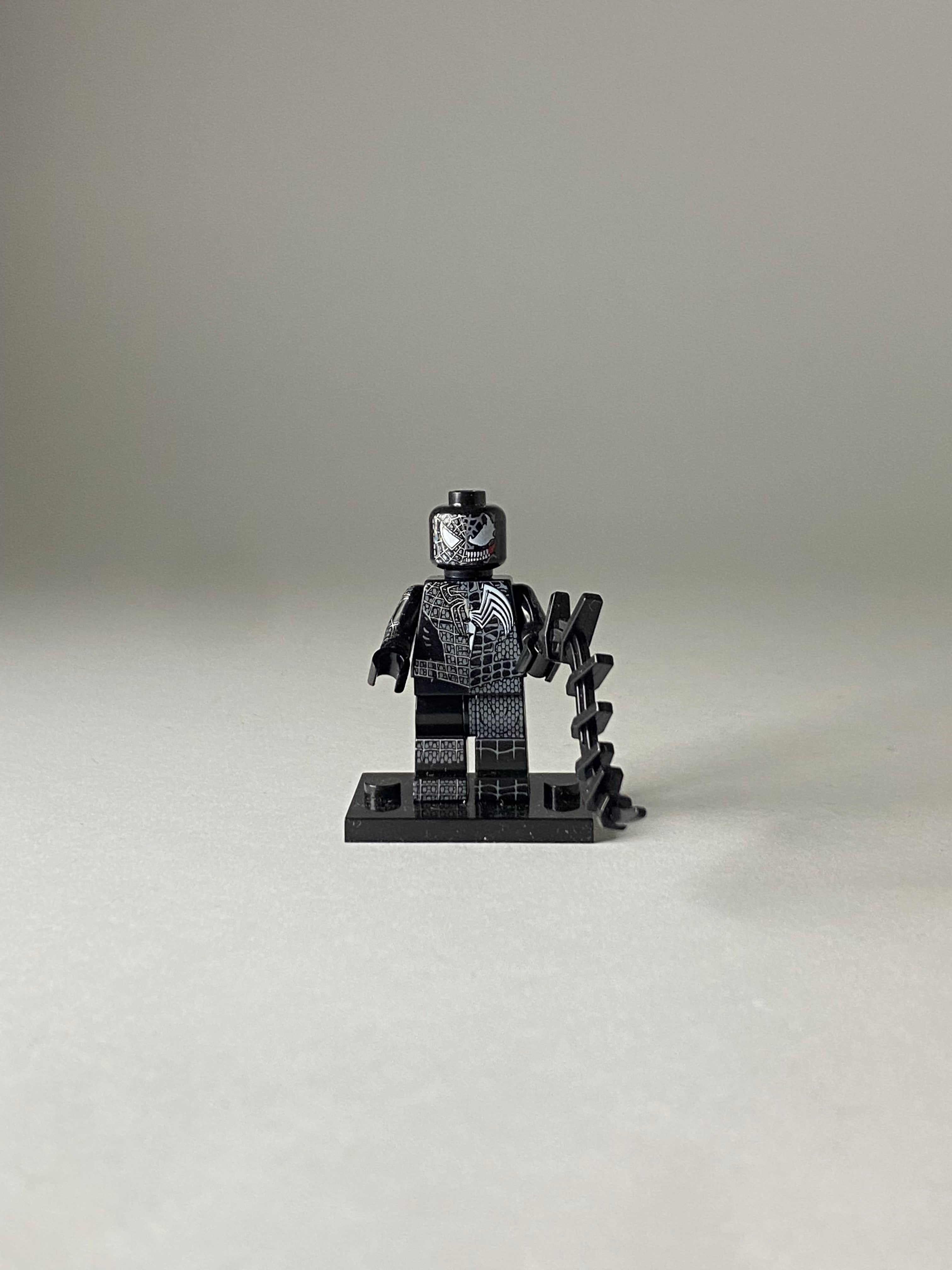 Spiderman Half black Half Venom