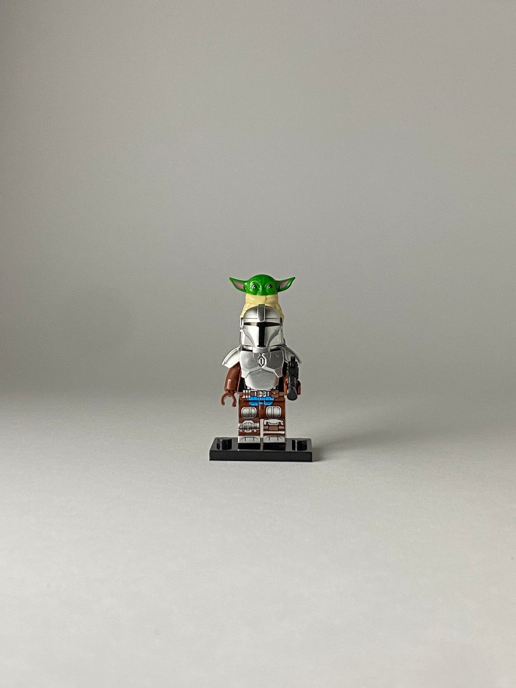 Mandalorian and Yoda Grogu