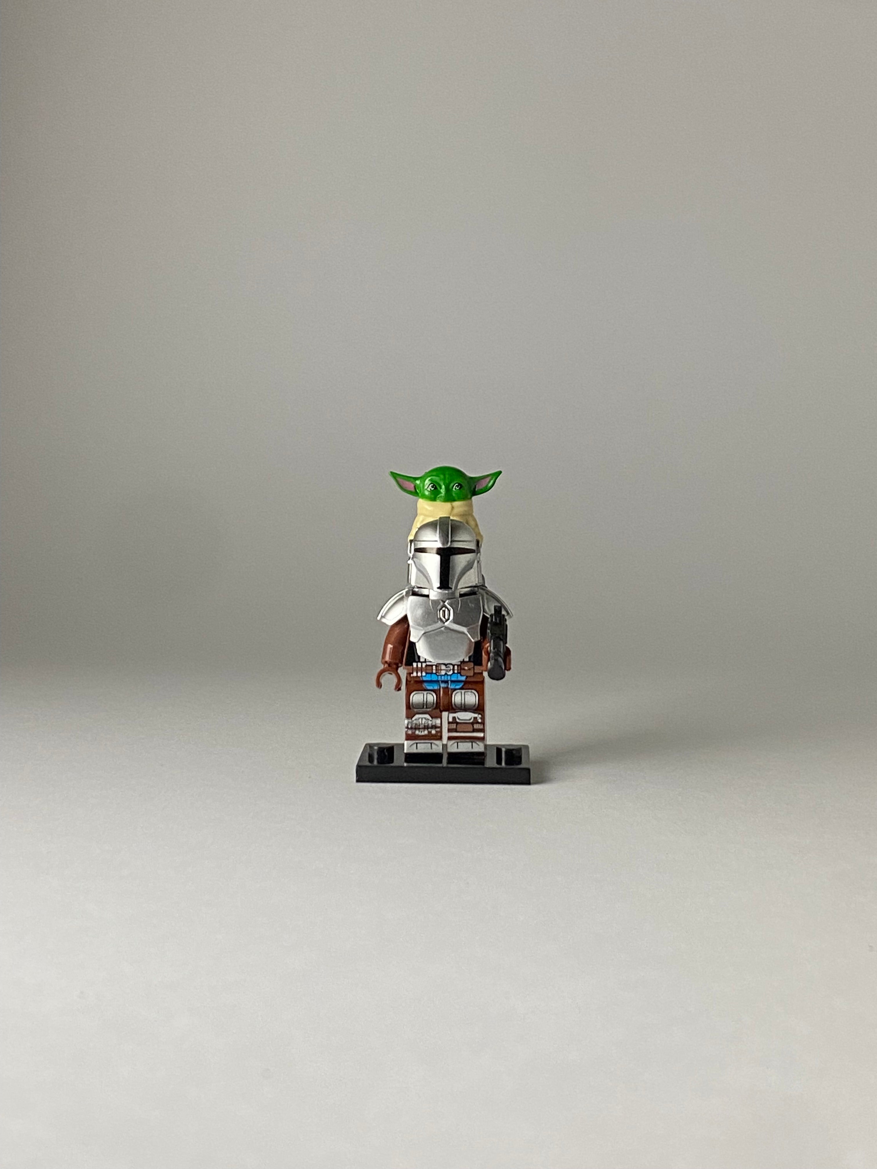 Mandalorian and Yoda Grogu