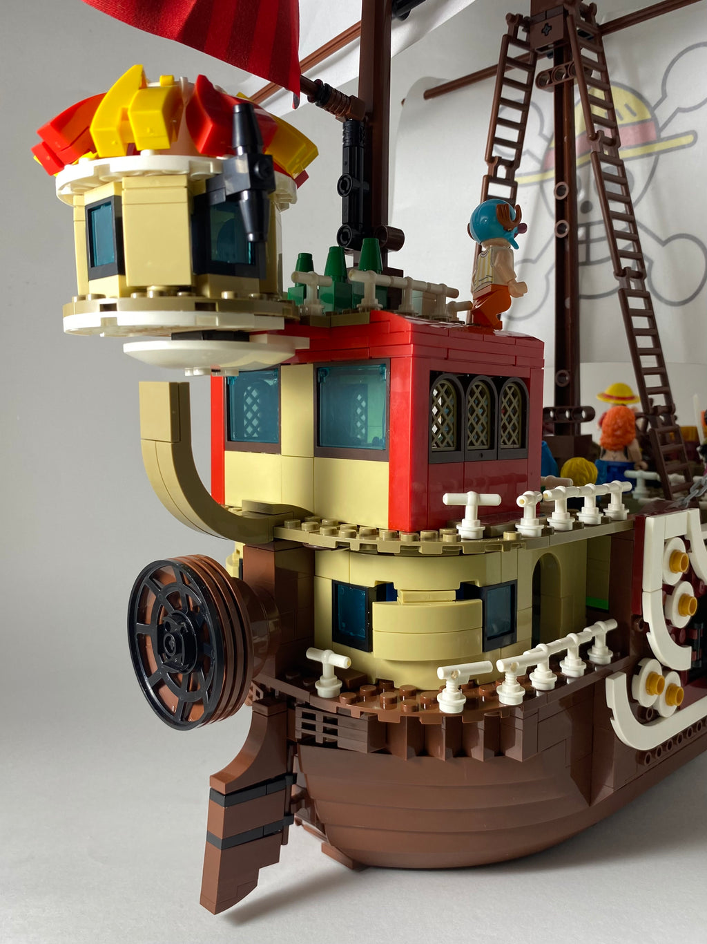 Thousand Sunny Ship nave and Mugiwara crew
