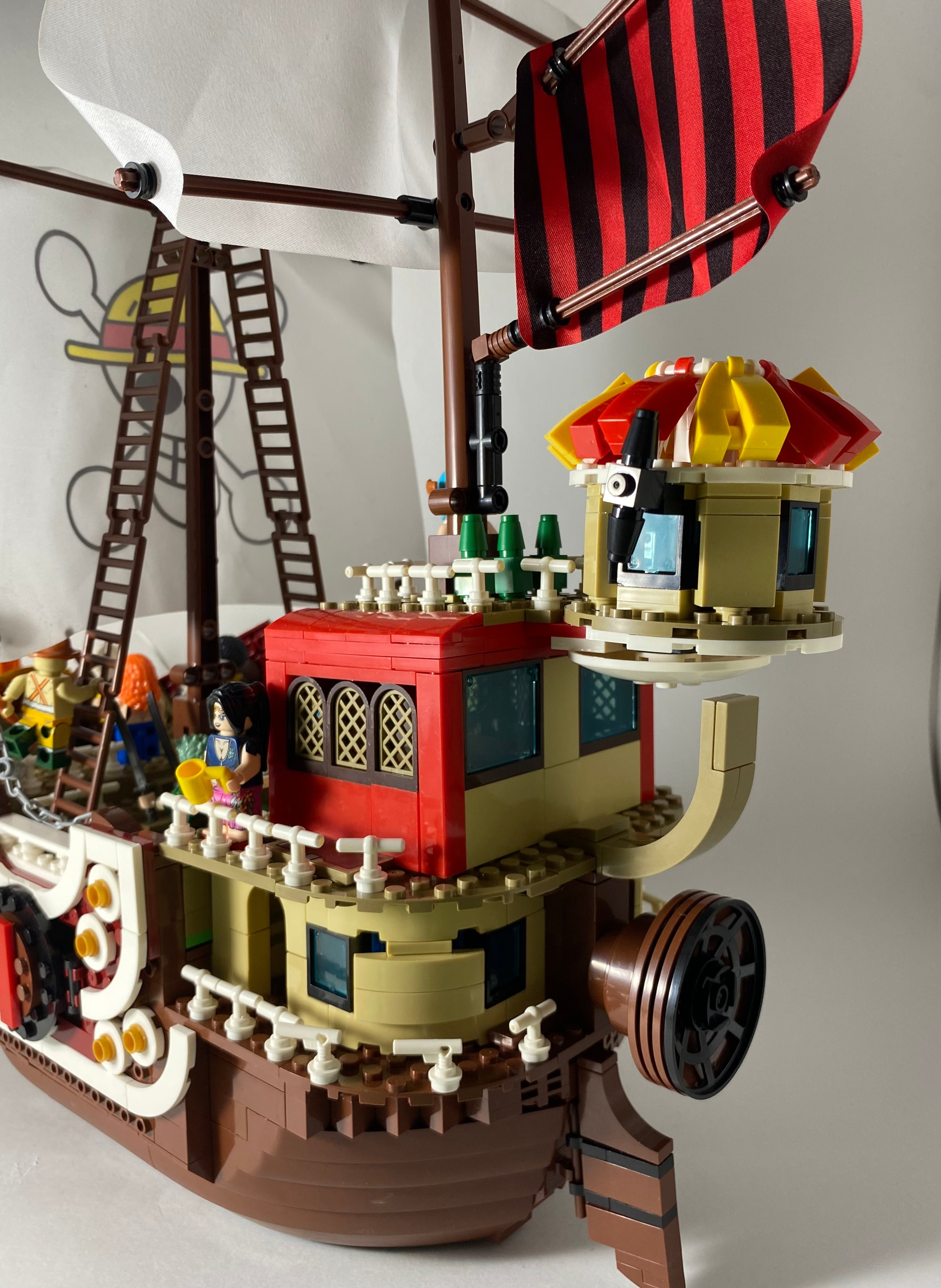 Thousand Sunny Ship nave and Mugiwara crew