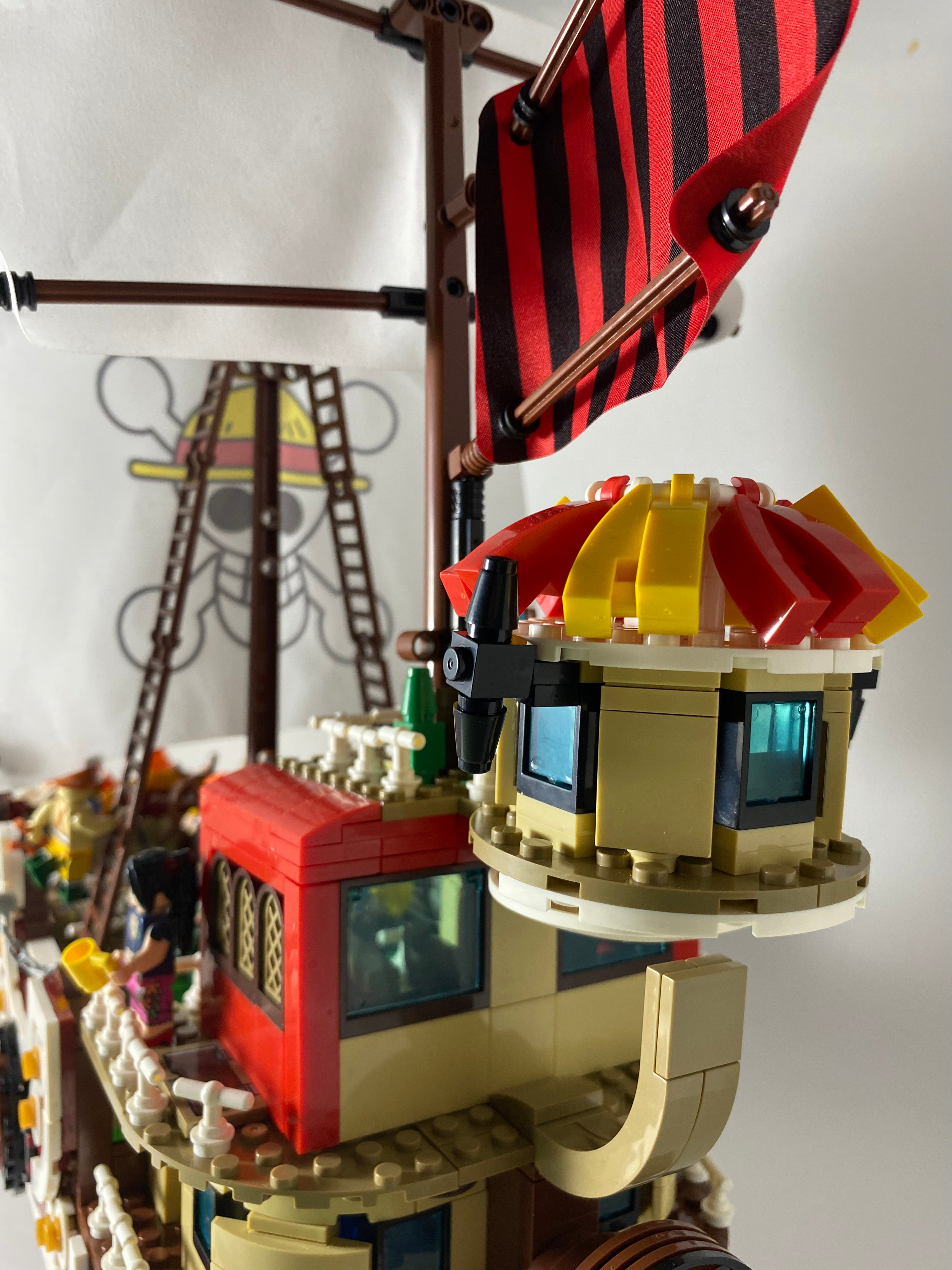 Thousand Sunny Ship nave and Mugiwara crew