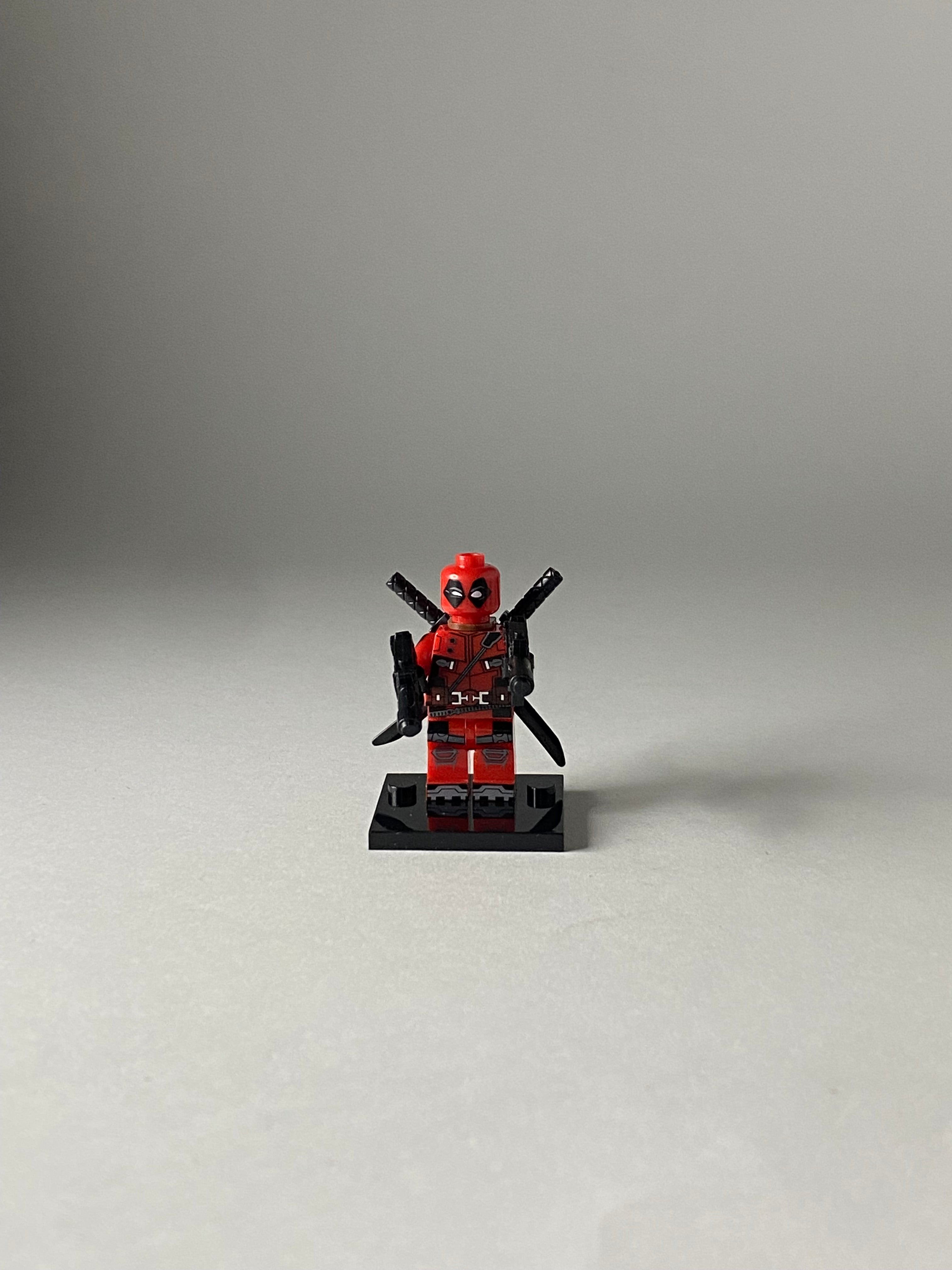 Deadpool armed