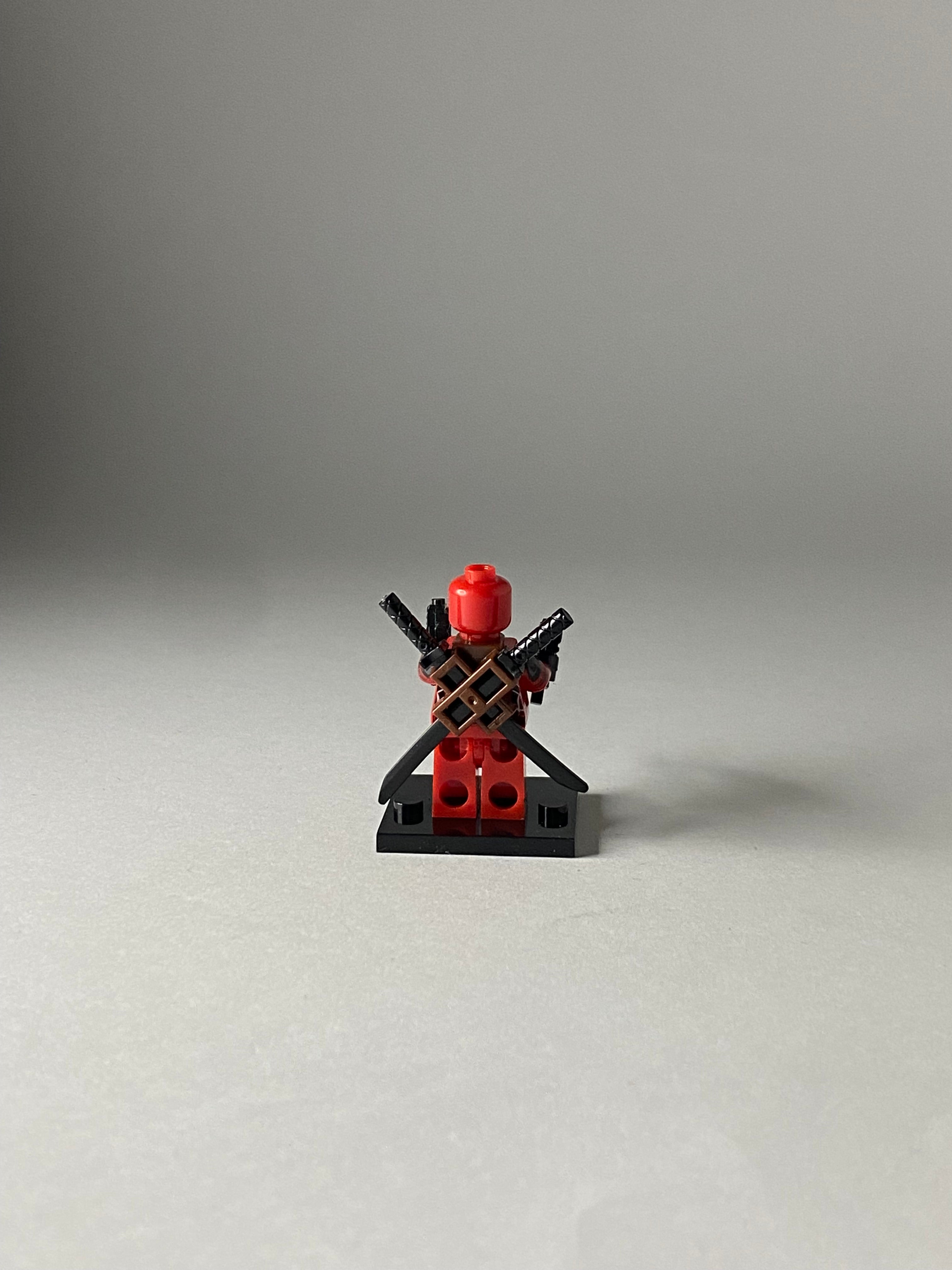 Deadpool armed