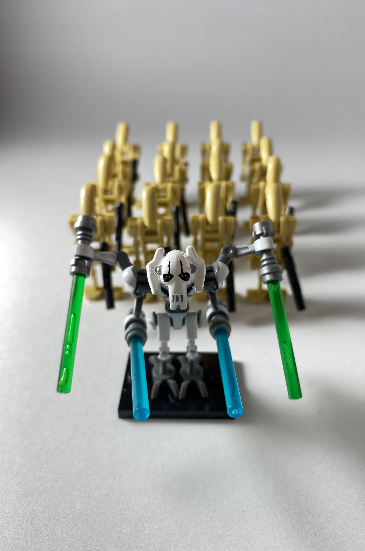 16 Battle Droid and General Grievous