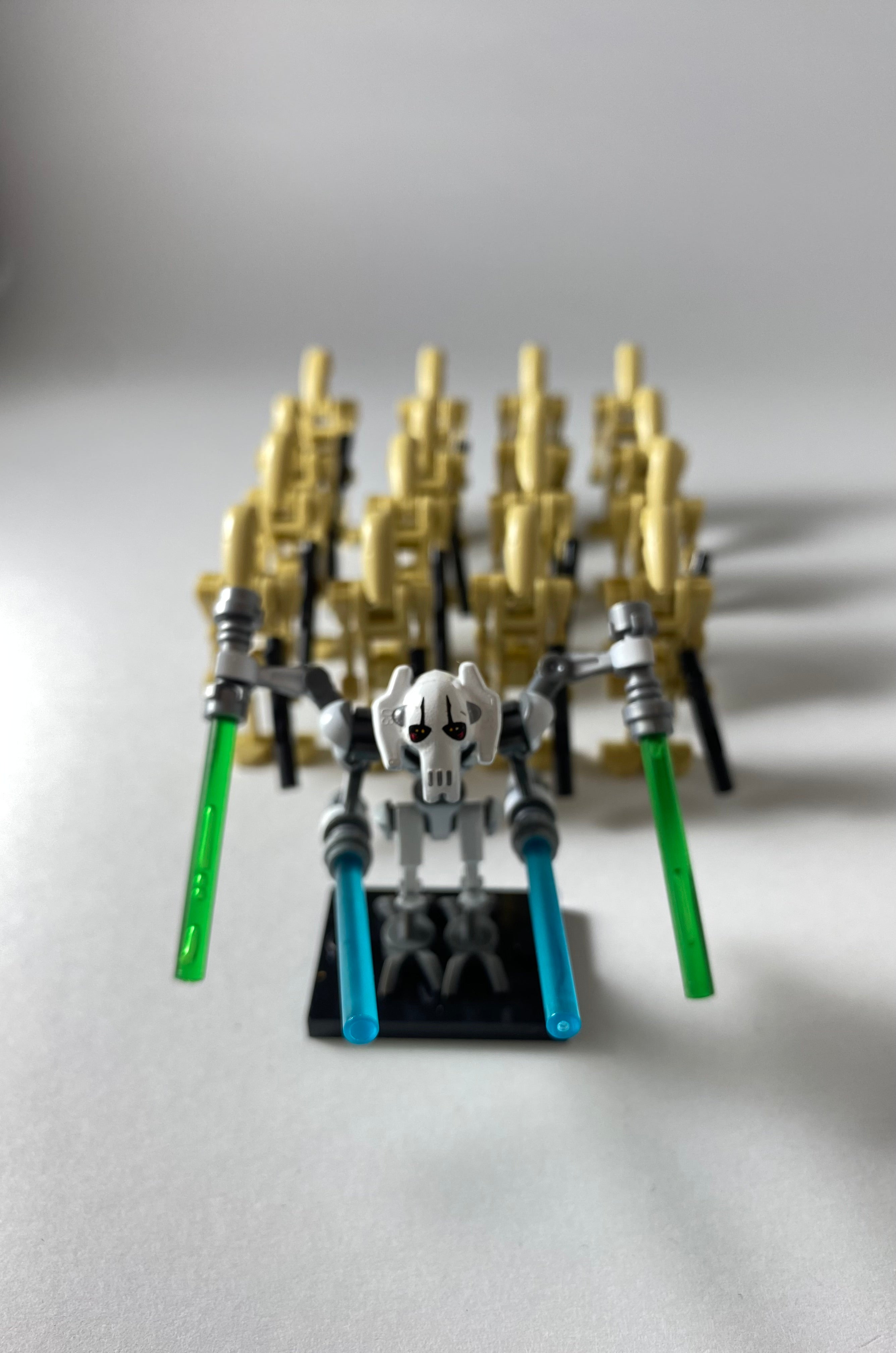 16 Battle Droid and General Grievous