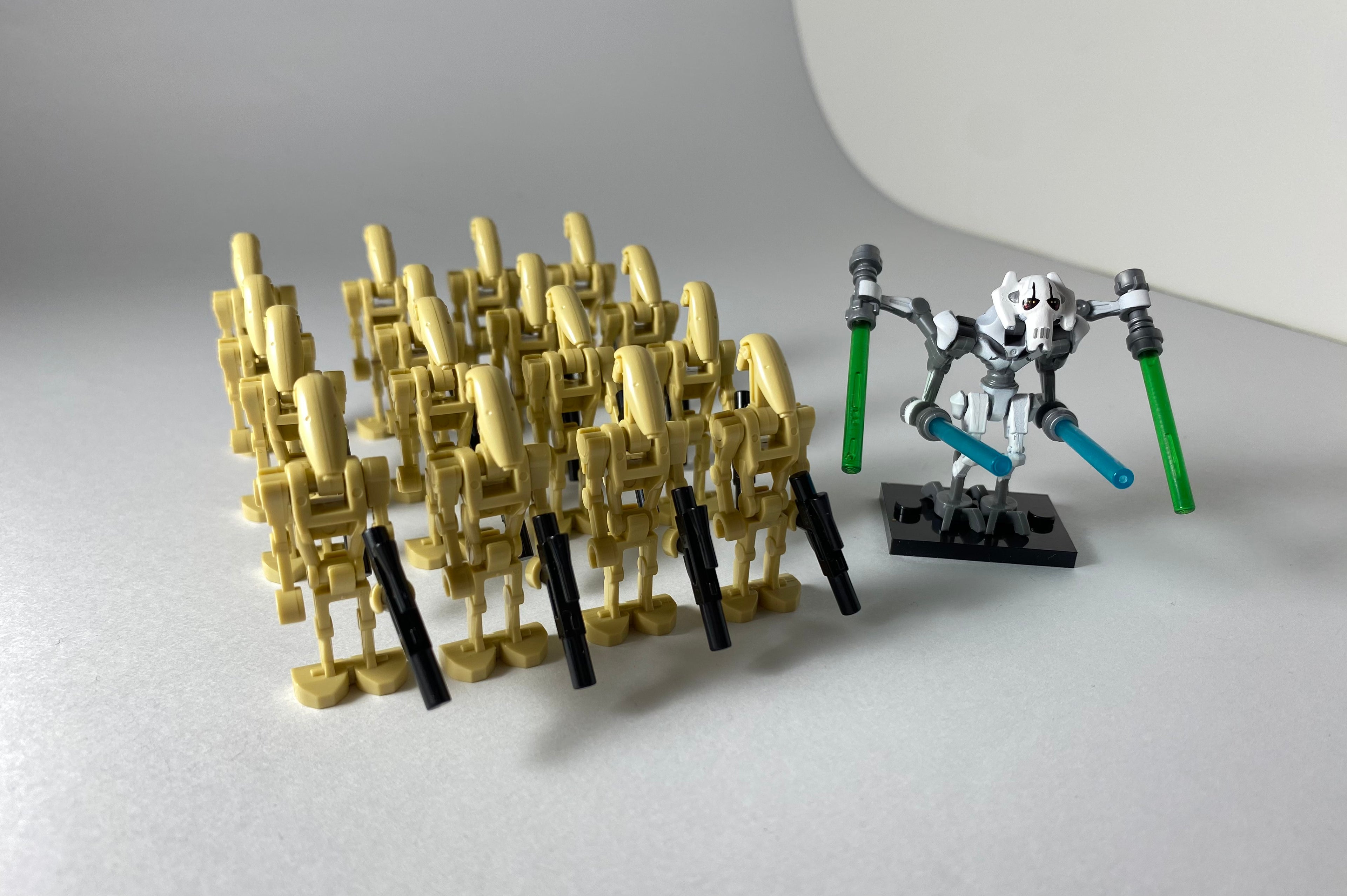 16 Battle Droid and General Grievous