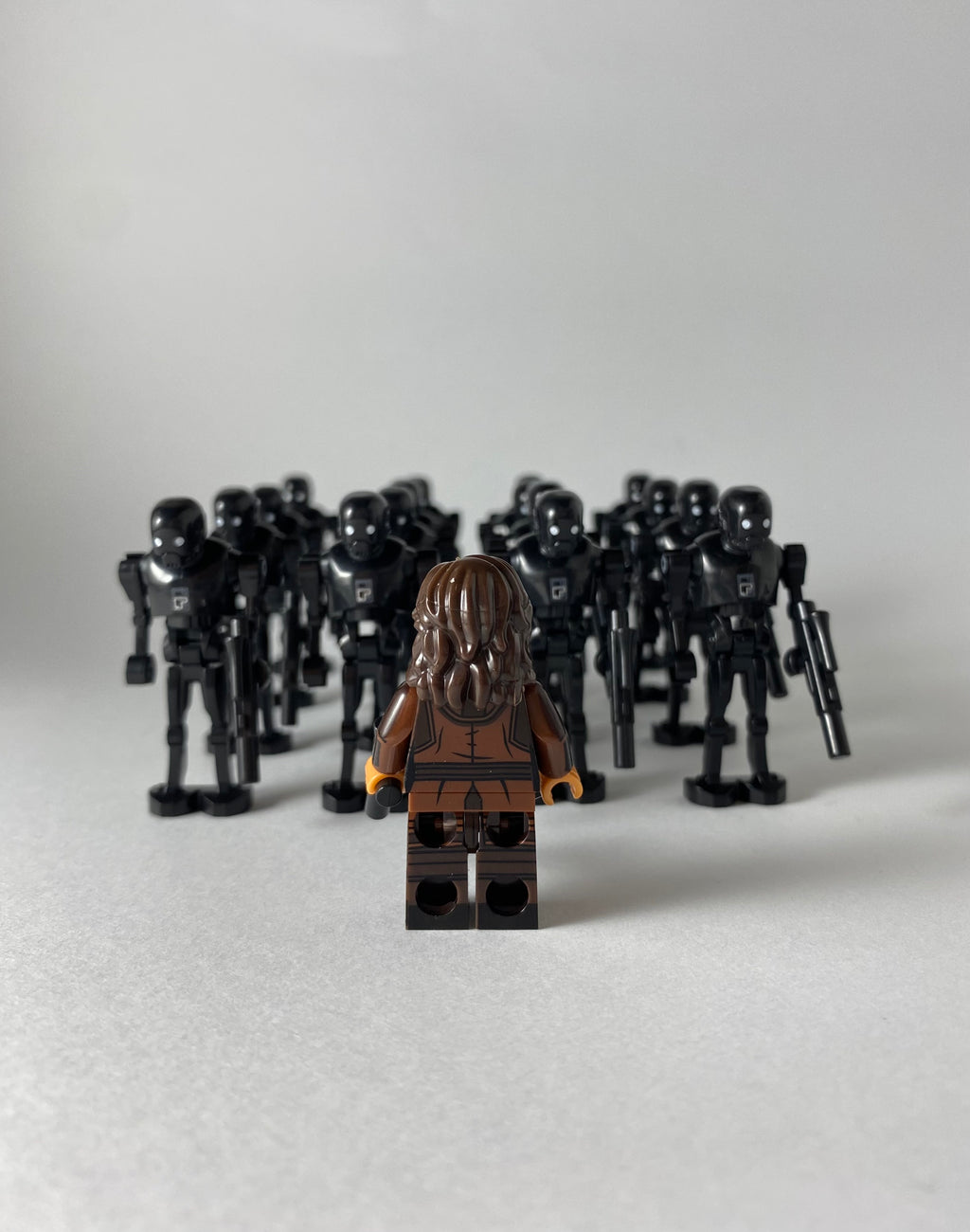 16 Imperial Droid K2SO and Cassian Andor