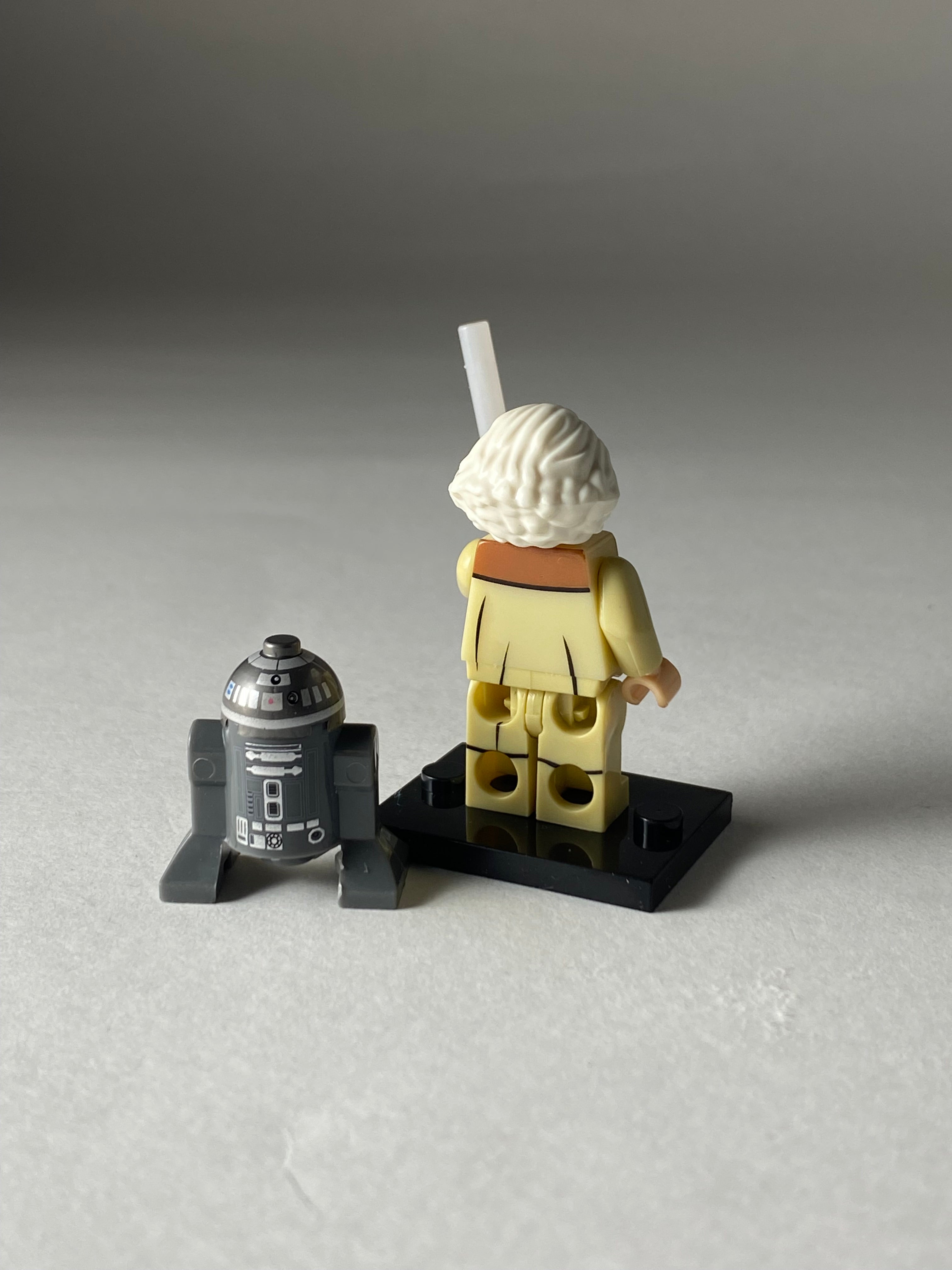 Jan Dodonna and R2-D2