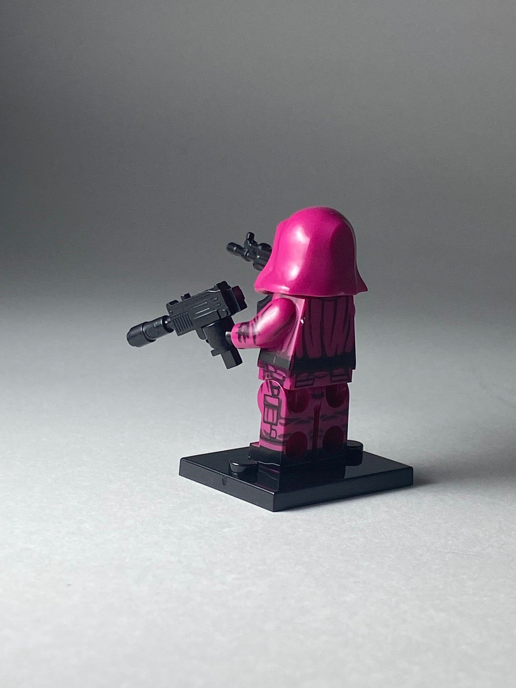 Circle Pink Guard Squid Game