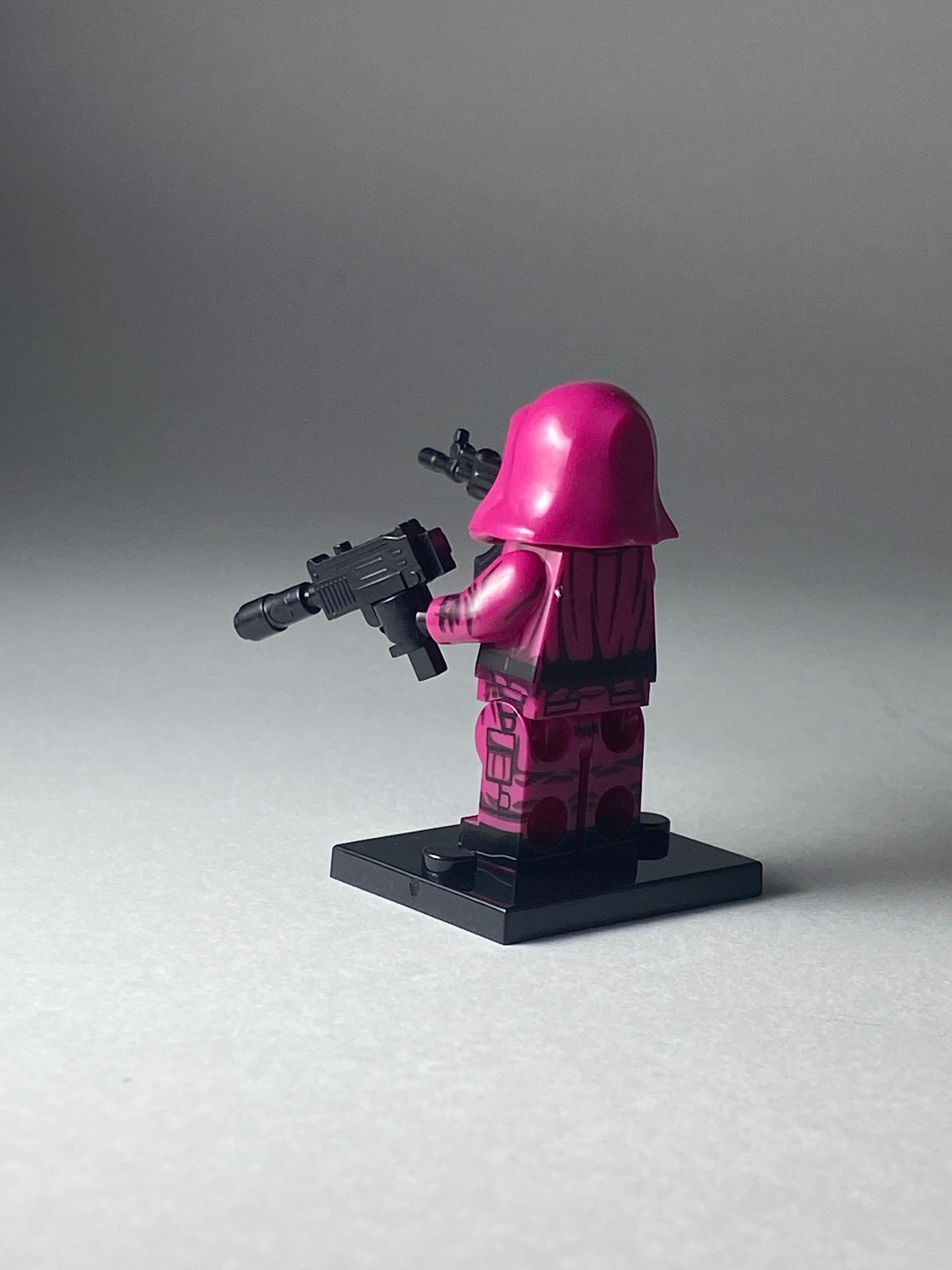 Circle Pink Guard Squid Game